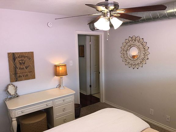 2nd image of 1510 W 6th St APT 207