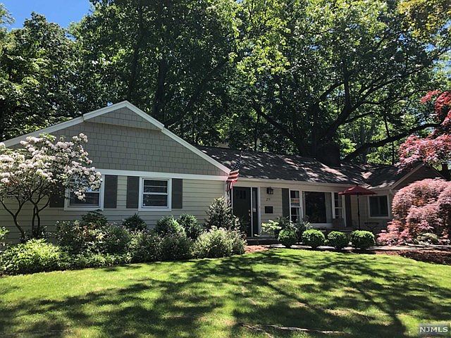 1st image of 275 Norman Dr