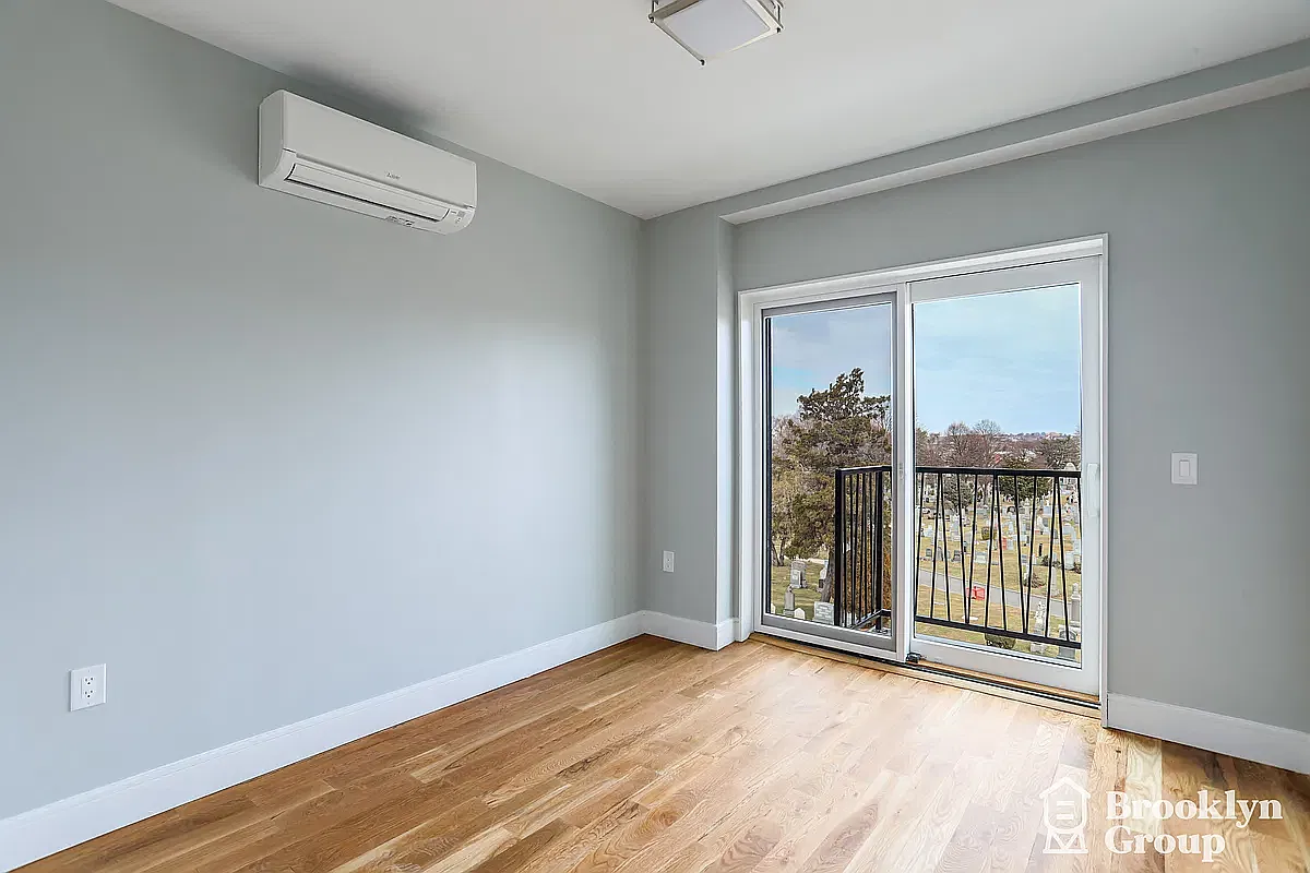 314 Woodward Ave — Photo 3