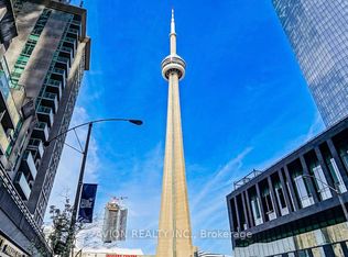30 Grand Trunk Cres #803, Toronto, ON M5J 3A4