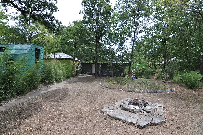 Building Photo 4