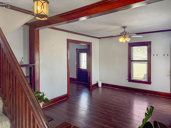 4th image of 615 Neil St