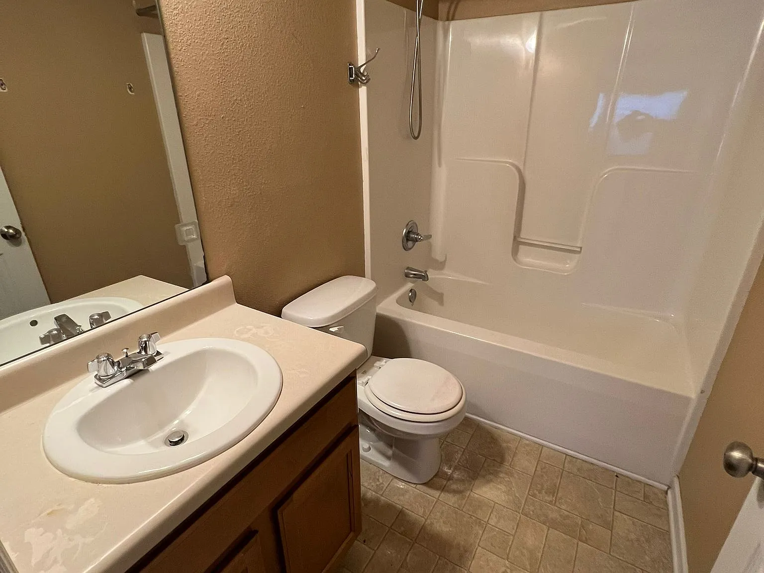 330 Kenneth Boulevard Northwest - 1 — Photo 2