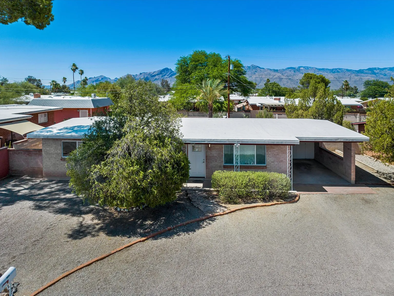 3 bed, 1316 sqft, $1,950 — Photo 2