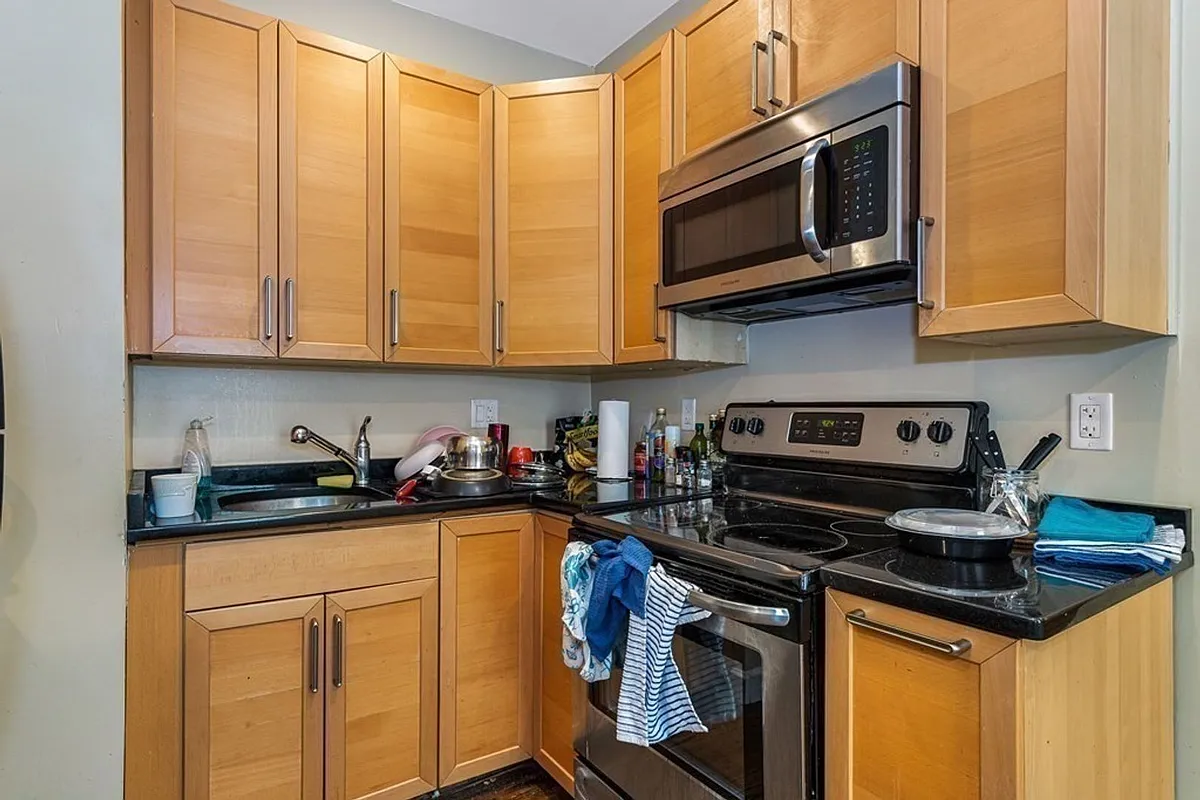 Building Photo - 1560 Tremont St #2