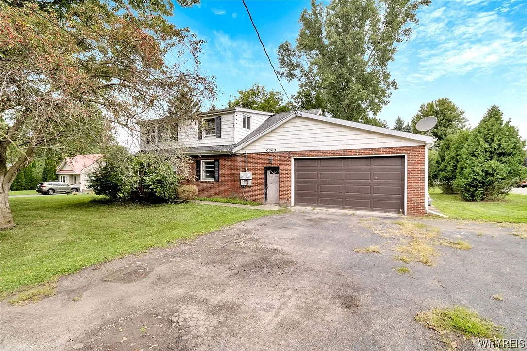 3 bed, 1.0 bath, 1292 sqft, $2,000 — Photo 1