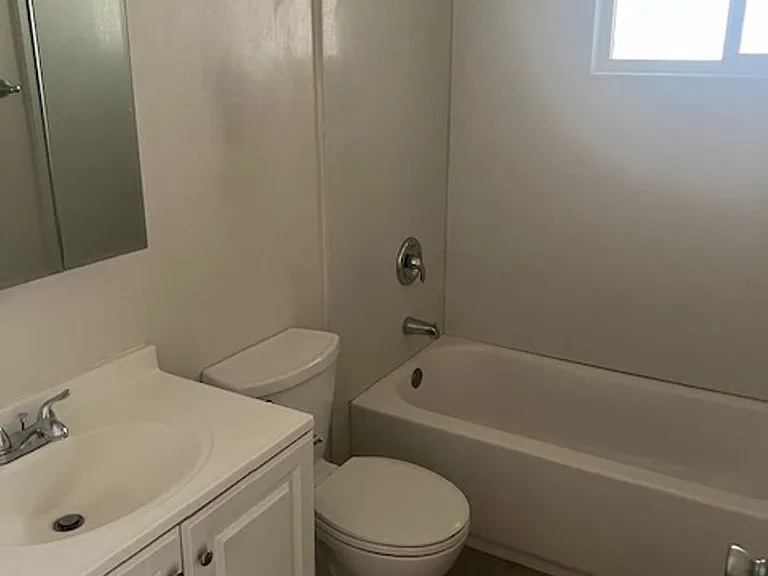 1246 Ashby Ave — Photo 12