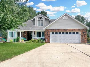 722 E Wood, Columbia, IL