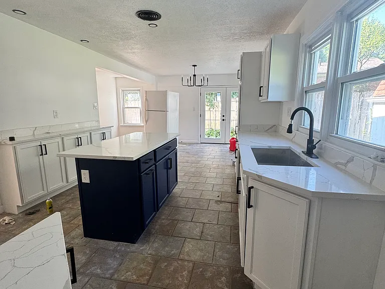 3805 Claybourne Rd — Photo 4