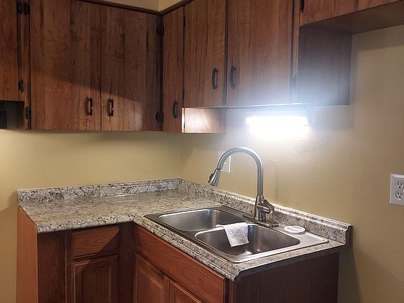 3rd image of 3044 Morsetown Ct S