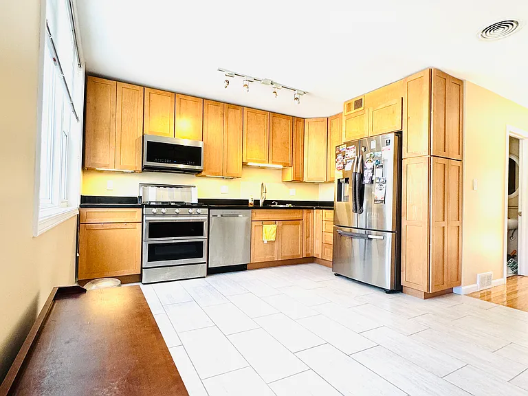 4035 N Keystone Ave #G — Photo 2