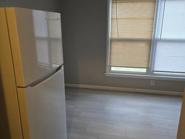 4238 California Ave — Photo 4