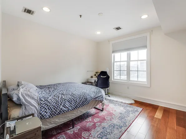 830 Monroe Street image 17 of 24