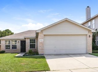 8044 Brook Ridge Dr, Fort Worth, TX 76120