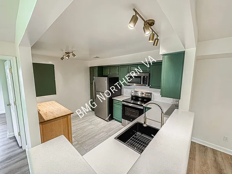 12005 Ridge Knoll Dr #10 — Photo 12