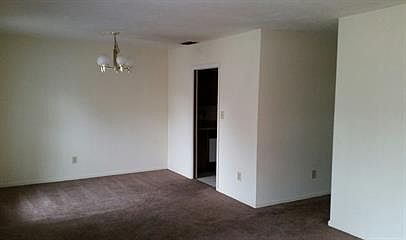 2nd image of 157 Locke St