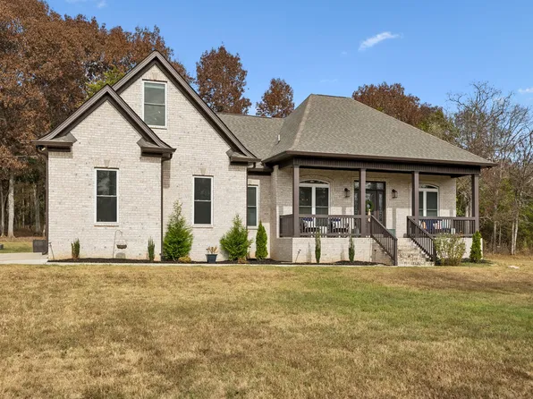 2713 Newcut Rd, Columbia, TN 38401