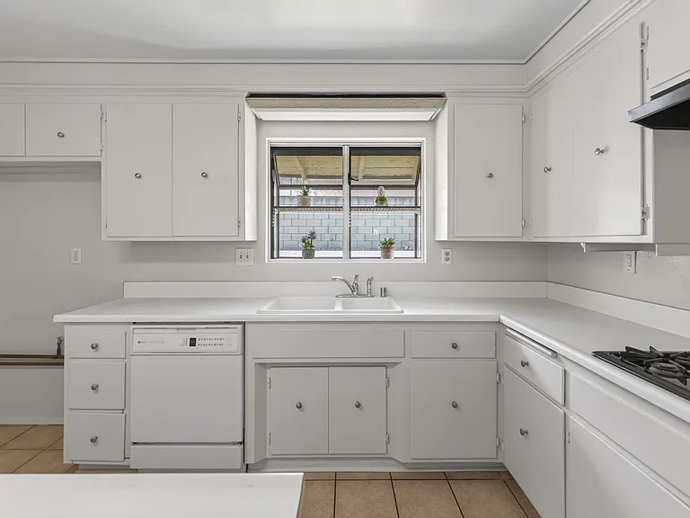 4005 Haverford Ave — Photo 7