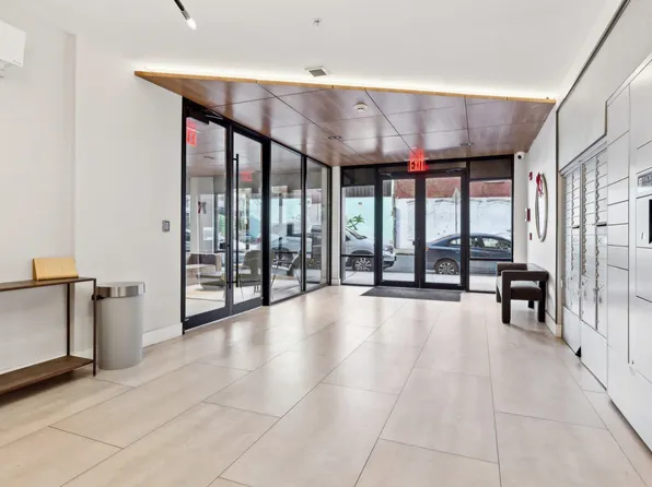 424 Arlington Avenue image 3 of 25