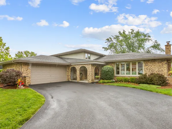 12753 S Winnebago Rd, Palos Heights, IL 60463