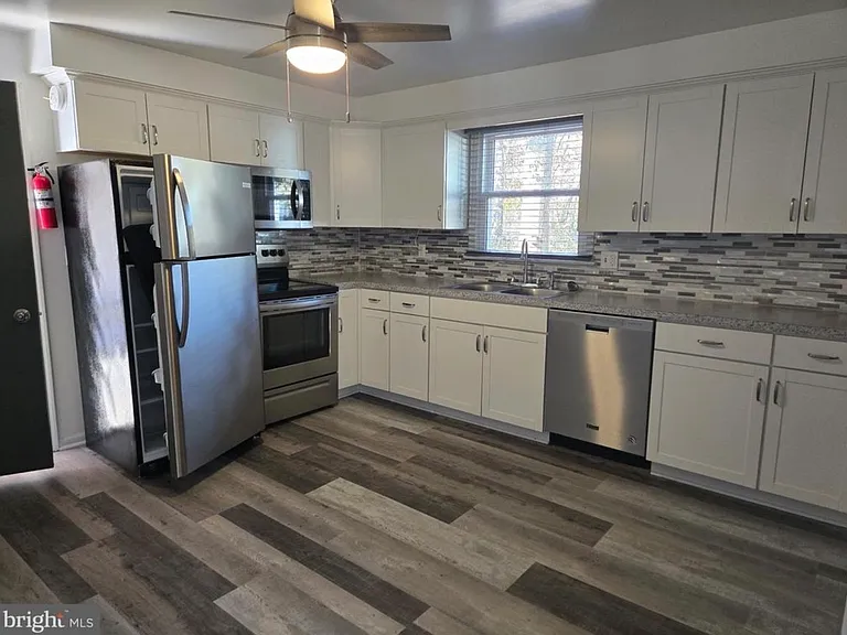 311 E Park Ave — Photo 3