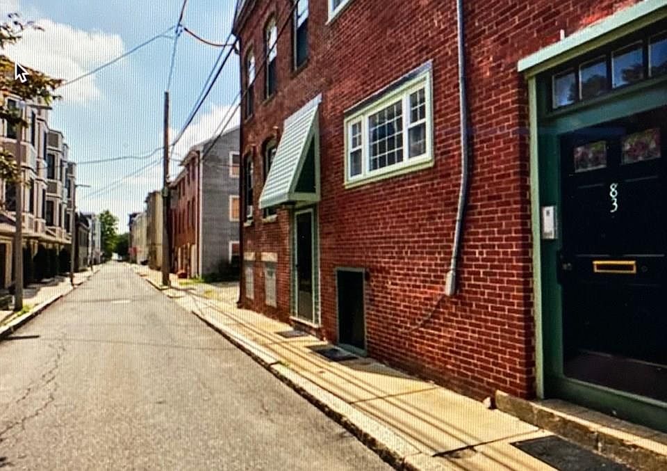 2nd image of 83 Bolton St