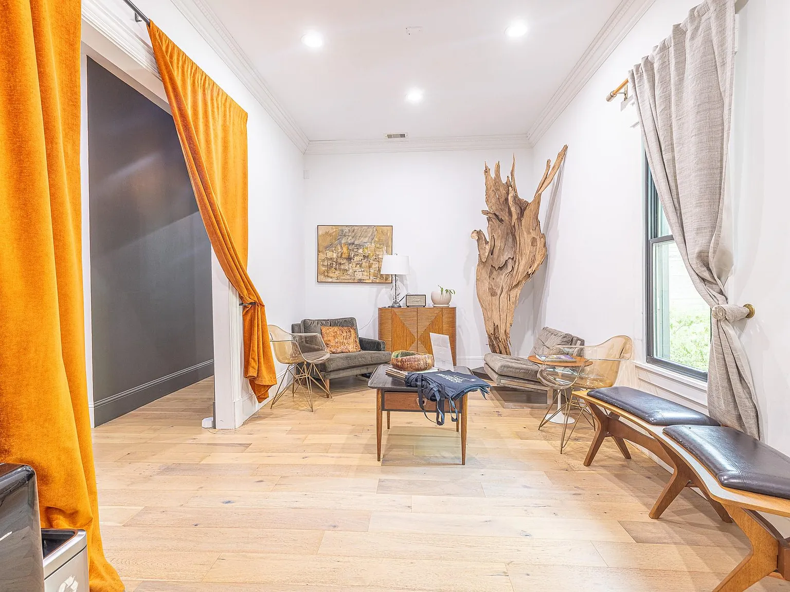 4 bed, 4.5 bath, 3850 sqft, $8,750 — Photo 4