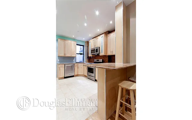 Sold by Douglas Elliman | media 14