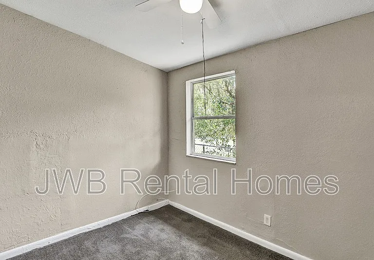 9148 13th Ave — Photo 11
