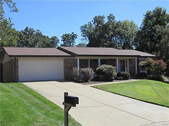 2nd image of 7 Sunny Glen Ct