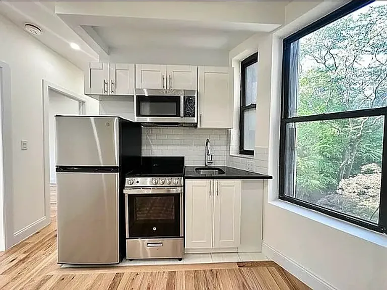 27 Morton St #86 — Photo 2