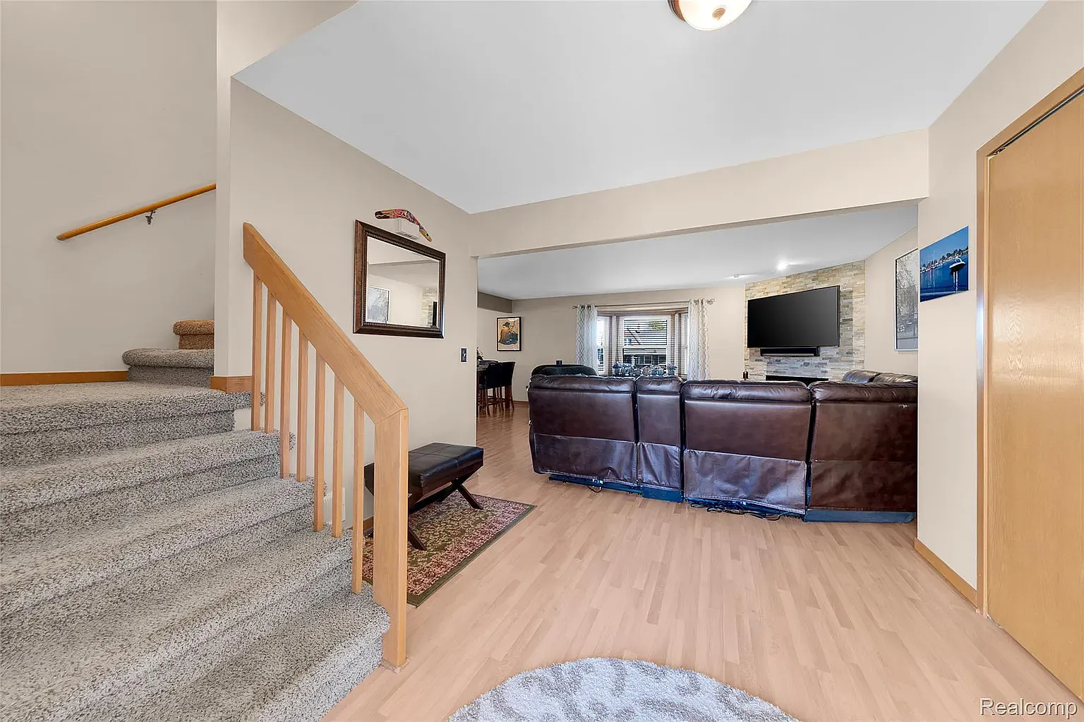 3 bed, 2100 sqft, $3,500 — Photo 3