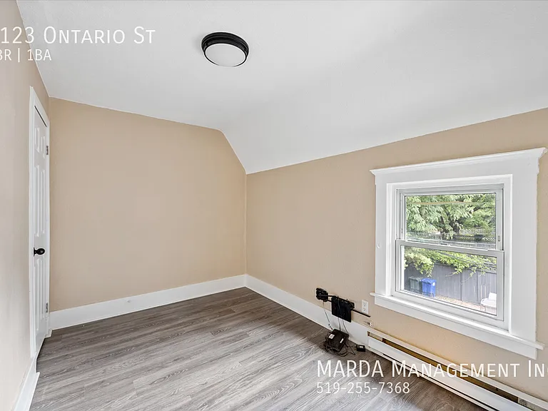 2123 Ontario St — Photo 14