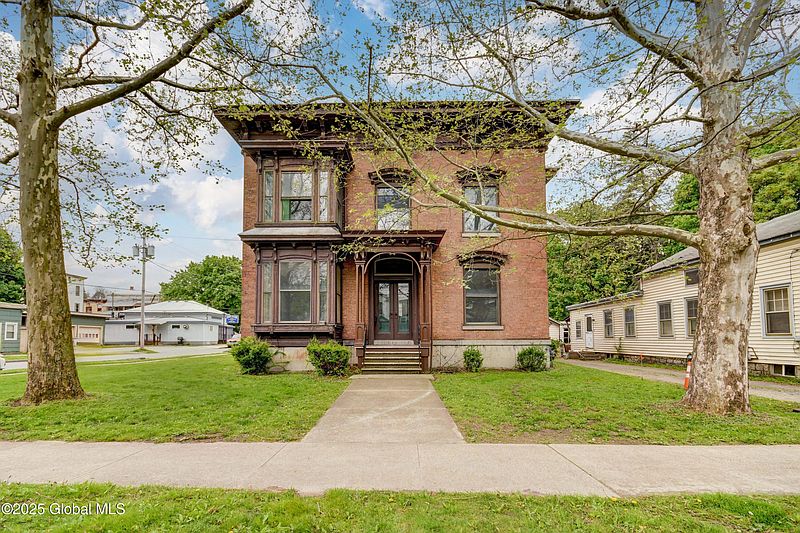 3rd image of 25 Willett Street
