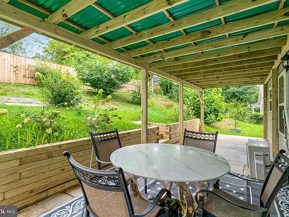 3rd image of 7727 Kalorama Rd