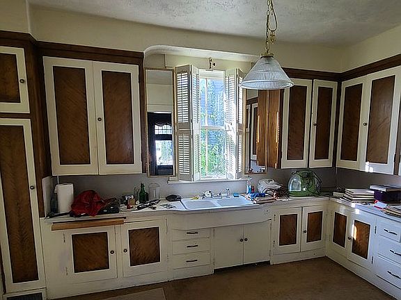 3rd image of 344 Poplar St