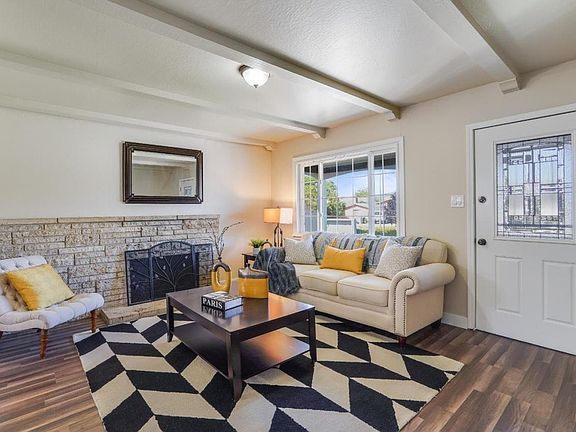 4th image of 2107 Orlando Dr