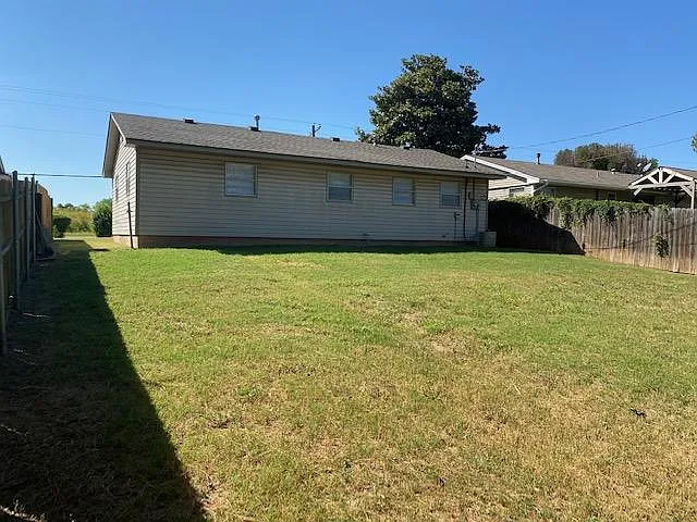 805 S 8th St — Photo 2