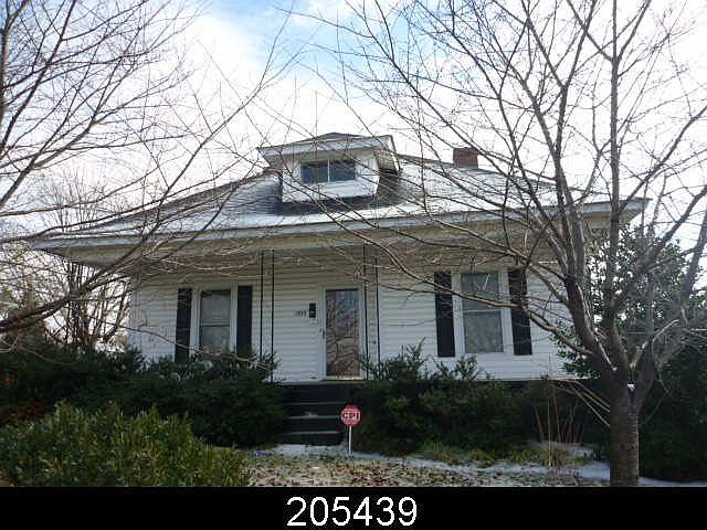 1st image of 1700 E Ozark Ave