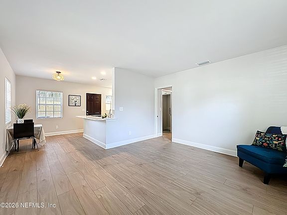 5th image of 5128 SUNDERLAND Road