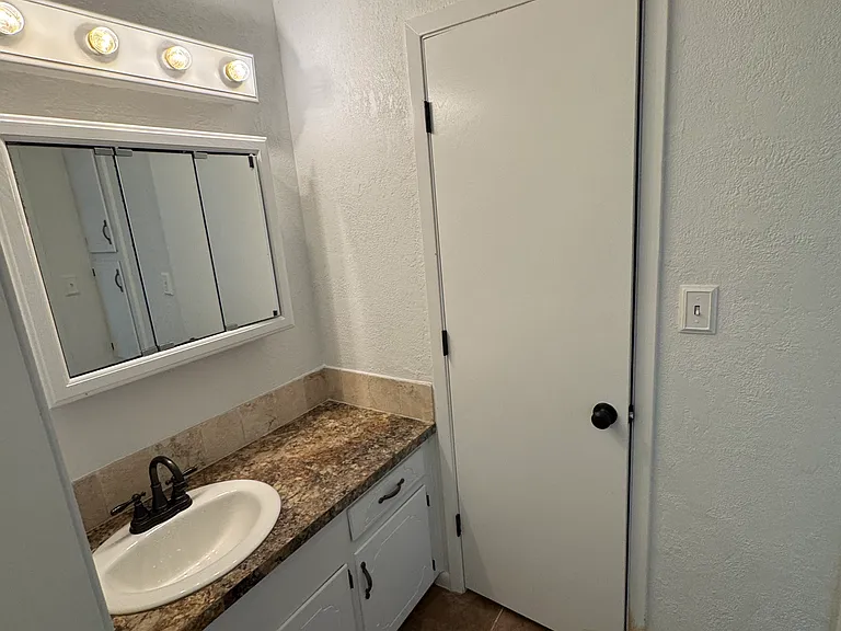 5605 Briargrove Dr — Photo 29