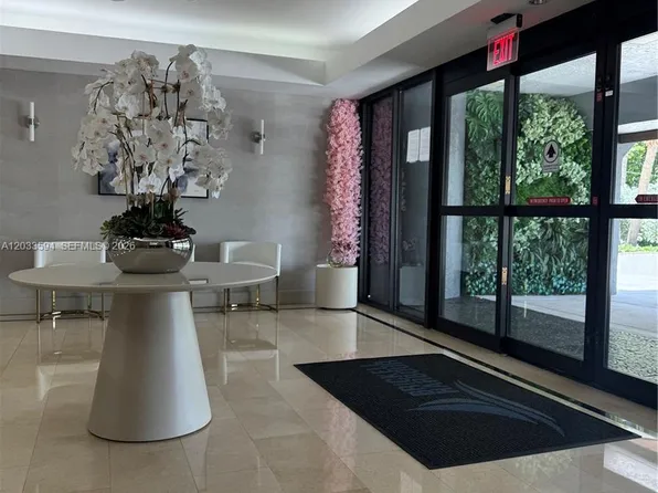 200 SE 15th Rd, Miami, FL