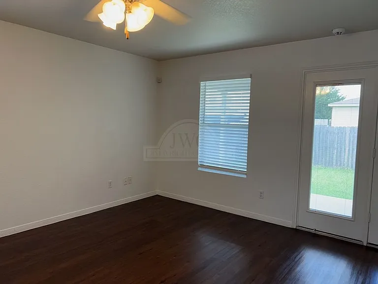 3304 Catalina Dr — Photo 9