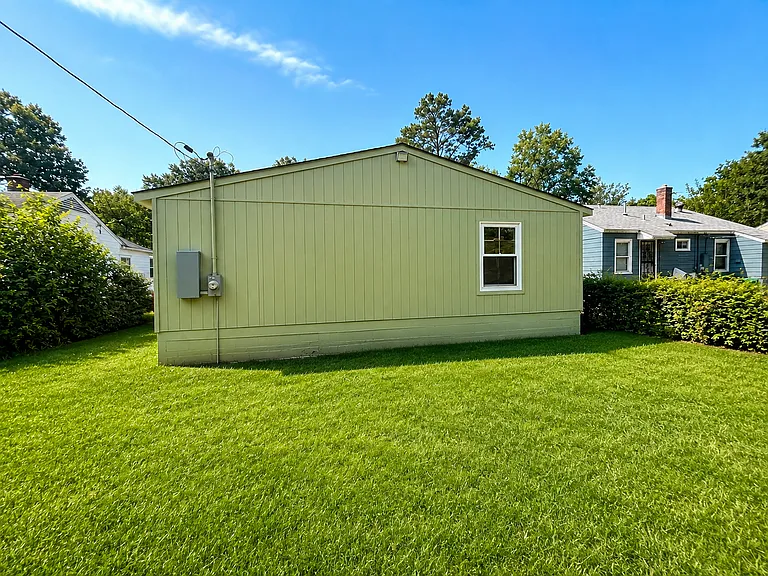 3744 Mandalay Dr — Photo 10