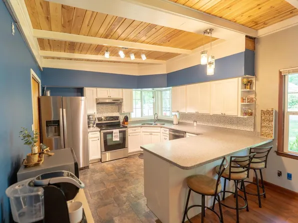 N3342 Hickory Road, Lake Geneva, WI 53147