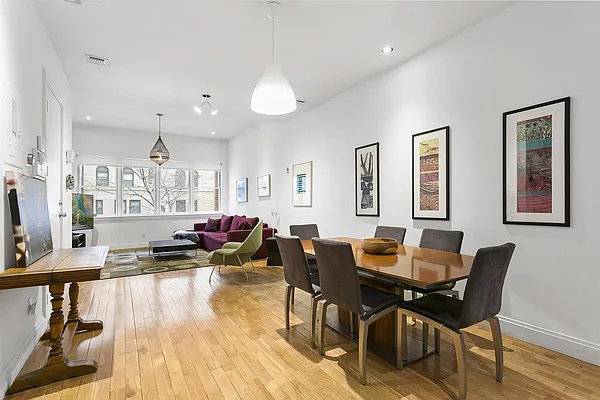 Rented by Compass | media 21