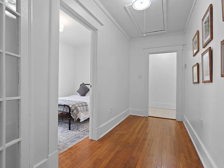 1004 E 33rd St #1/2 — Photo 22