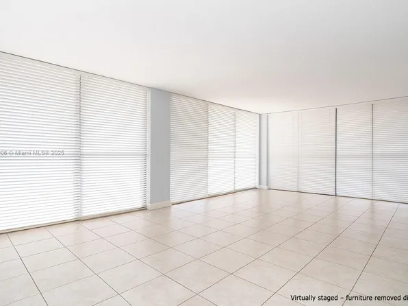 200 Leslie Dr APT 430, Hallandale, FL 33009
