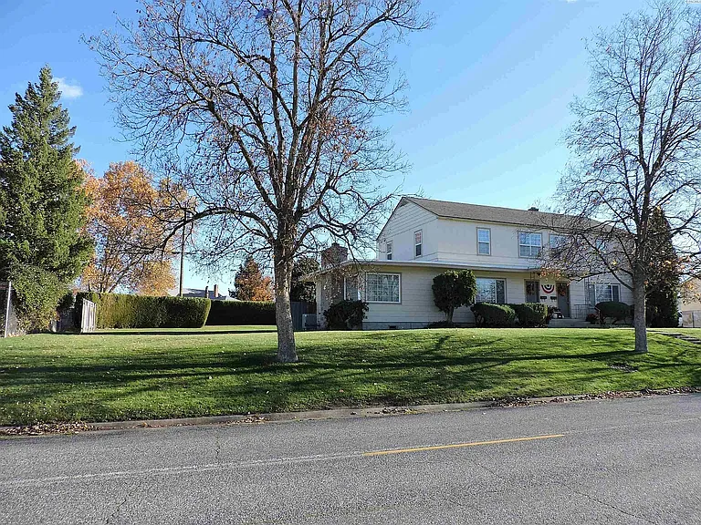 1714 Hunt Ave — Photo 3