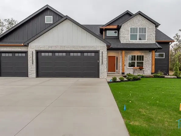 3945 Legacy Trl, Sylvania, OH 43560